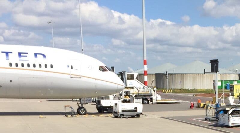 Acelerando la Electrificación en Puertos y Aeropuertos Europeos: Desafíos y Soluciones
