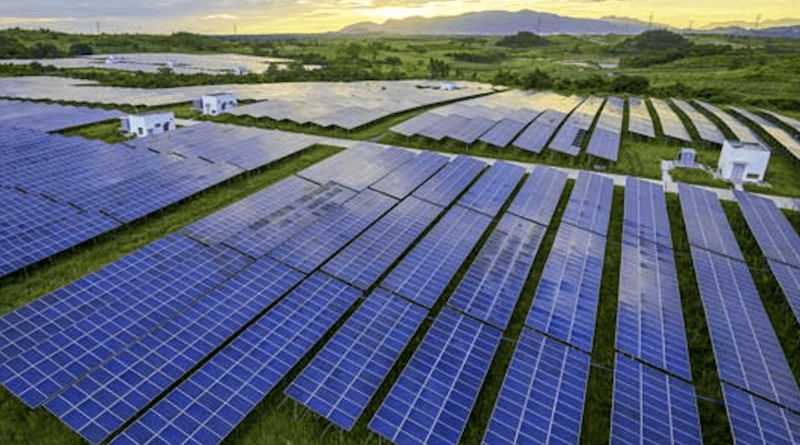 Texas Rompe Récords de Demanda Eléctrica en Medio del Crecimiento de Energía Renovable